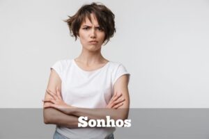 Leia mais sobre o artigo Sonhar que Cortou o Cabelo: Entenda o Significado