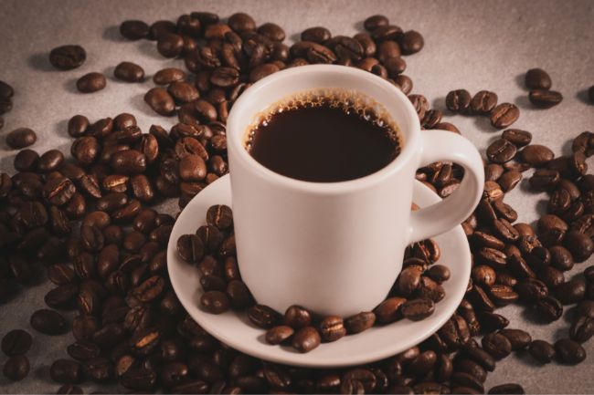 Você está visualizando atualmente Como fazer café para 4 pessoas: Conheça as quantidades ideais